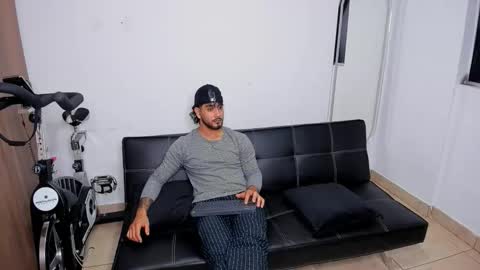 Maximo online show from November 24, 2025, 2:44 am