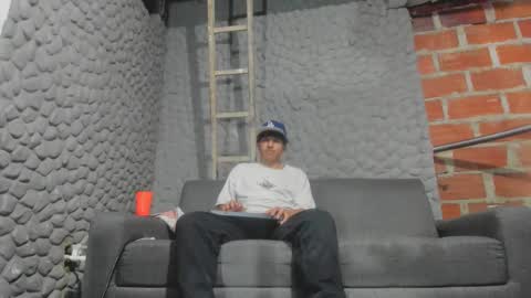 maximo__77 online show from December 19, 2025, 2:51 am