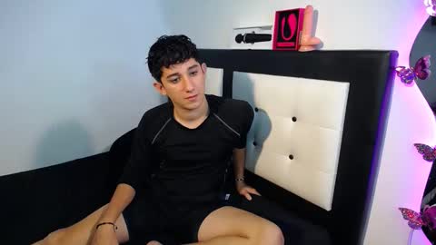 -- maximo and isa -- online show from October 6, 2025, 3:04 am