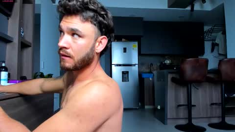 maximo_and_marcelo online show from October 27, 2025, 11:58 am