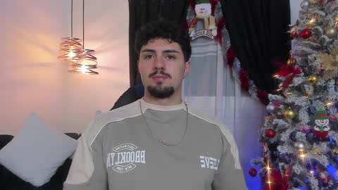 Snapshot of maximo_rodriguez chatting on December 11, 2024, 10:03 am Maximo online show from December 11, 2024, 10:03 am