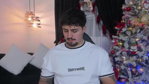 Snapshot of maximo_rodriguez chatting on December 14, 2024, 3:29 am Maximo online show from December 14, 2024, 3:29 am