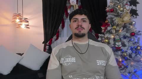 Snapshot of maximo_rodriguez chatting on December 22, 2024, 5:12 am Maximo online show from December 22, 2024, 5:12 am