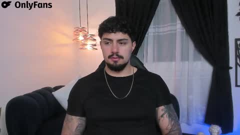 Snapshot of maximo_rodriguez chatting on February 18, 2025, 6:59 am Maximo online show from February 18, 2025, 6:59 am