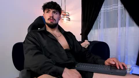 Snapshot of maximo_rodriguez chatting on September 12, 2025, 5:18 am Maximo online show from September 12, 2025, 5:18 am