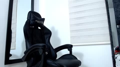 Snapshot of maximo_sebastian chatting on March 10, 2025, 8:26 am Maximo Sebastian online show from March 10, 2025, 8:26 am