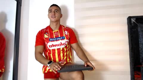 Maximo Sebastian online show from May 9, 2026, 2:44 pm