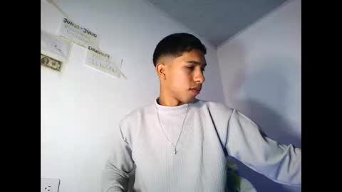 Maximo Aron Vega online show from March 8, 2026, 6:01 pm