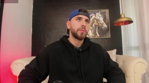 Maximo Wolf online show from October 14, 2025, 8:09 pm