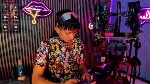MAXIMO online show from July 18, 2026, 3:33 am