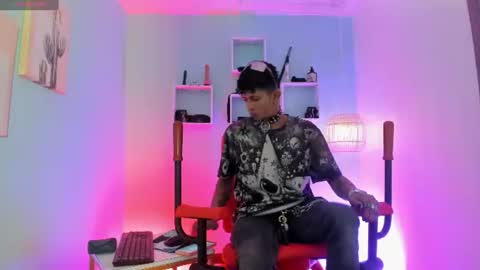 MAXIMO online show from July 19, 2026, 4:05 am