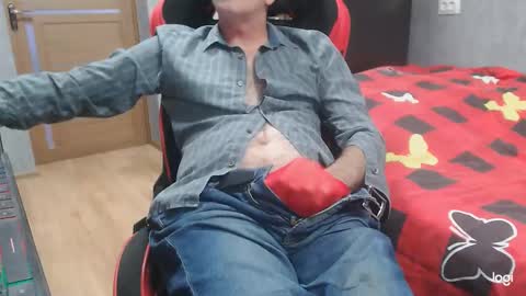 Snapshot of maximus3334 chatting on October 21, 2025, 12:39 pm maximus3334 online show from October 21, 2025, 12:39 pm