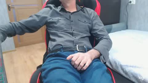 maximus3334 online show from March 31, 2026, 10:59 am