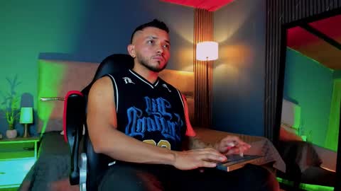 Snapshot of maximusclark chatting on February 4, 2026, 3:45 am Maximus Clark online show from February 4, 2026, 3:45 am