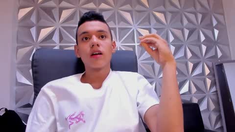 Snapshot of maximuss_19 chatting on December 12, 2024, 7:15 pm Maximus online show from December 12, 2024, 7:15 pm