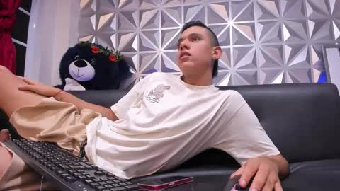 Snapshot of maximuss_19 chatting on January 15, 2025, 12:09 am Maximus online show from January 15, 2025, 12:09 am