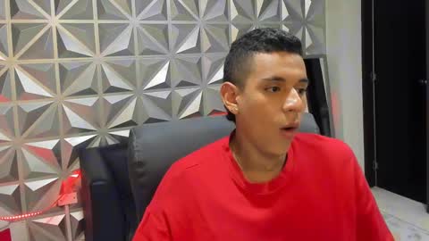 Snapshot of maximuss_19 chatting on January 16, 2025, 7:41 pm Maximus online show from January 16, 2025, 7:41 pm