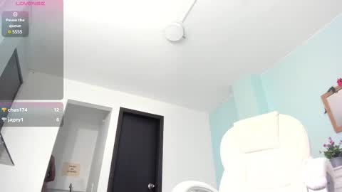 Snapshot of maximuss_19 chatting on January 20, 2025, 10:26 pm Maximus online show from January 20, 2025, 10:26 pm