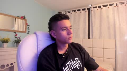 Snapshot of maximuss_19 chatting on February 3, 2025, 7:10 pm Maximus online show from February 3, 2025, 7:10 pm