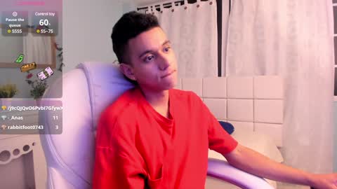 Snapshot of maximuss_19 chatting on February 7, 2025, 10:52 pm Maximus online show from February 7, 2025, 10:52 pm