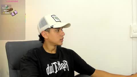 Snapshot of maximuss_19 chatting on February 16, 2025, 1:38 pm Maximus online show from February 16, 2025, 1:38 pm