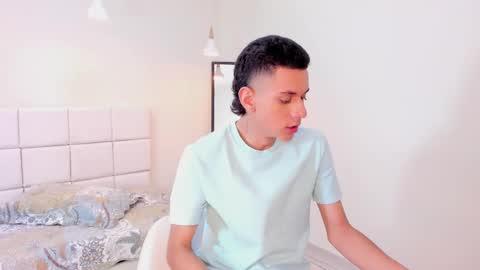 Snapshot of maximuss_19 chatting on April 14, 2026, 9:54 pm Maximus online show from April 14, 2026, 9:54 pm