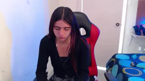 maxinesex_ online show from November 27, 2025, 1:57 pm