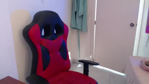 maxinesex_ online show from February 28, 2026, 1:45 pm