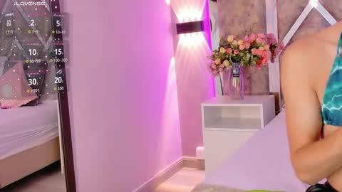 Maxi Rogers online show from November 28, 2025, 11:57 am