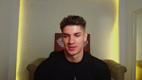 Snapshot of maxkaiden chatting on September 23, 2025, 5:32 am MaxKaiden online show from September 23, 2025, 5:32 am