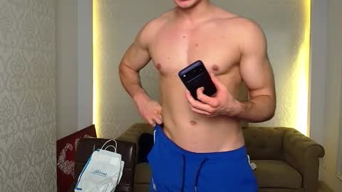 Snapshot of maxkaiden chatting on October 4, 2025, 4:32 am MaxKaiden online show from October 4, 2025, 4:32 am