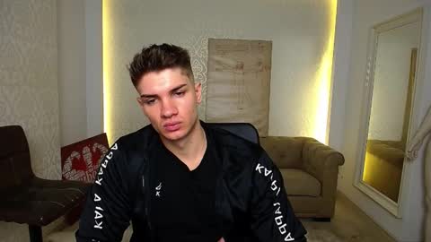 Snapshot of maxkaiden chatting on October 17, 2025, 4:48 am MaxKaiden online show from October 17, 2025, 4:48 am