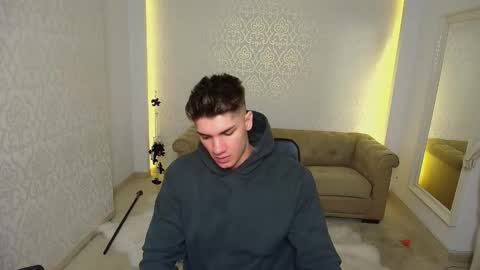 Snapshot of maxkaiden chatting on November 8, 2025, 5:18 am MaxKaiden online show from November 8, 2025, 5:18 am