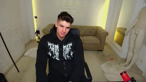 Snapshot of maxkaiden chatting on November 10, 2025, 5:39 am MaxKaiden online show from November 10, 2025, 5:39 am