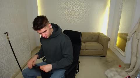 Snapshot of maxkaiden chatting on November 11, 2025, 6:02 am MaxKaiden online show from November 11, 2025, 6:02 am