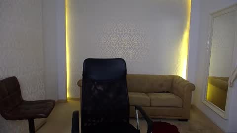 MaxKaiden online show from February 9, 2026, 5:44 am