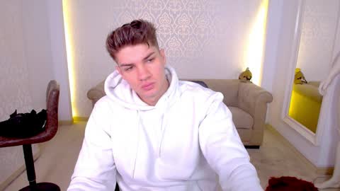 MaxKaiden online show from April 11, 2026, 4:39 am