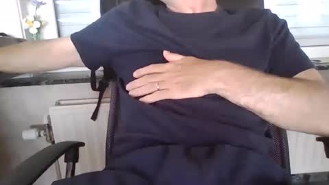 maxou569 online show from July 14, 2026, 9:47 am