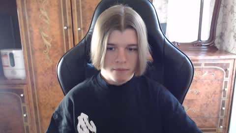 Snapshot of maxplay18 chatting on December 21, 2024, 10:17 am Max online show from December 21, 2024, 10:17 am