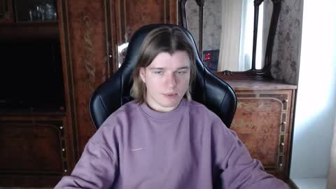 Snapshot of maxplay18 chatting on November 17, 2025, 9:15 am Max online show from November 17, 2025, 9:15 am