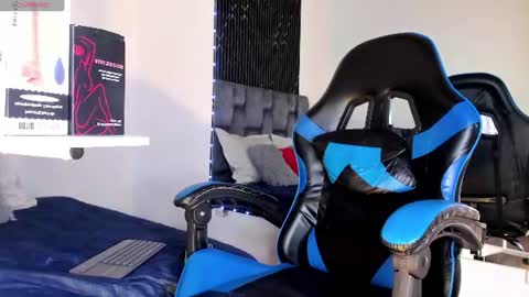 Snapshot of maxpower003 chatting on July 19, 2026, 12:58 am maxpower003 online show from July 19, 2026, 12:58 am