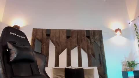 MAX online show from February 13, 2025, 10:12 am