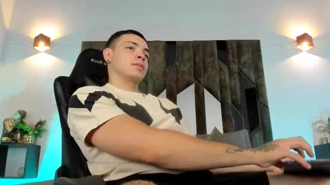 MAX online show from February 14, 2025, 2:39 am