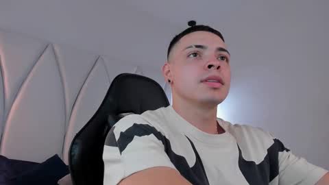 MAX online show from March 11, 2025, 8:20 pm