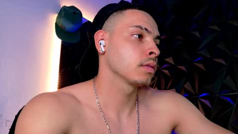 MAX online show from October 5, 2025, 4:33 am