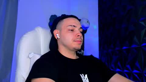 MAX online show from February 10, 2026, 10:58 pm