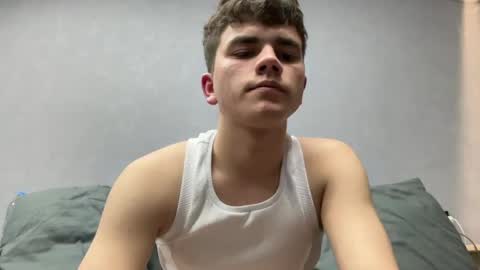 Snapshot of maxwoolf chatting on April 9, 2026, 2:55 pm Max online show from April 9, 2026, 2:55 pm