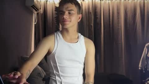 Snapshot of maxwoolf chatting on July 9, 2026, 3:05 pm Max online show from July 9, 2026, 3:05 pm