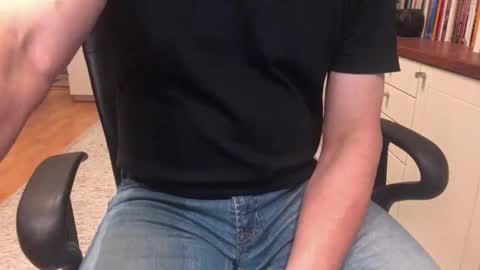 Snapshot of maxx_martin chatting on October 23, 2025, 6:23 am Max online show from October 23, 2025, 6:23 am