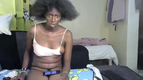 maxxinepetite online show from February 16, 2025, 11:26 pm